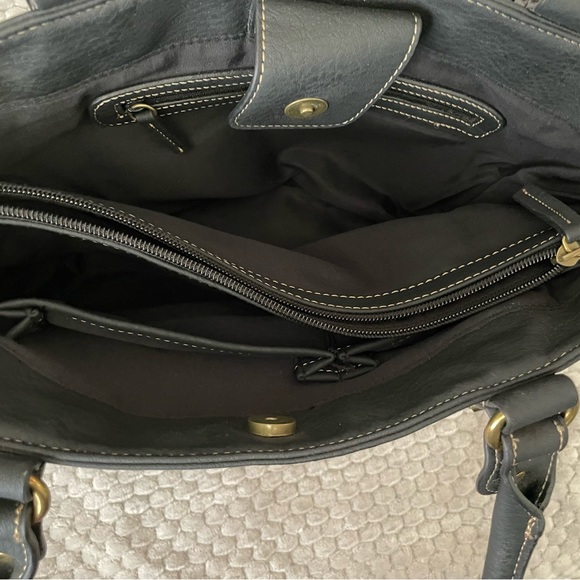 Black and gold Chaps purse in excellent condition - Picture 4 of 7